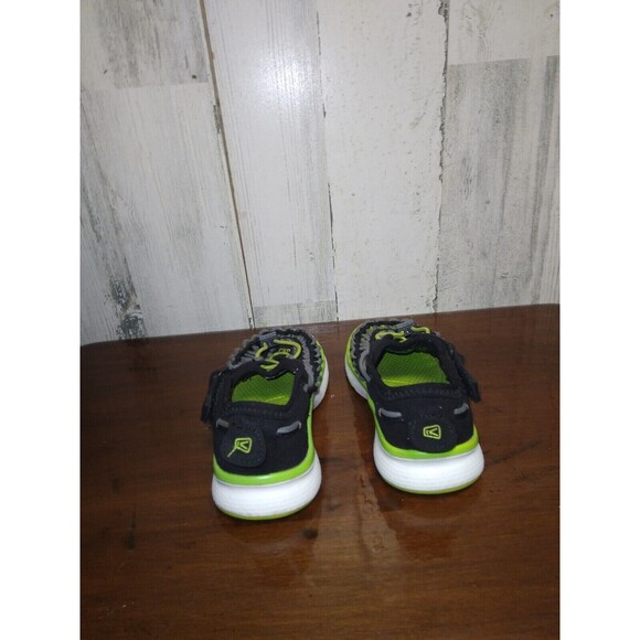 KEEN UNEEK 02 1015500 Black Green Macaw Youth 9 Hiking Shoe Sandal Water - Picture 5 of 8